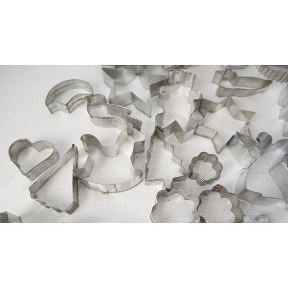 33 Metal Cookie Cutters Angel Hearts Moose Whale Tale Rocking Horse Chicken - Picture 7 of 7